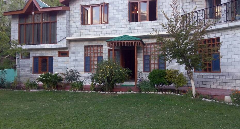 Rebenz Cottage, Manali 1